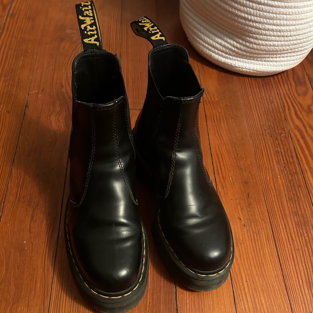 Dr marten platform Chelsea boots